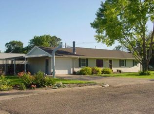 1015 E 7th St, Goodland, KS 67735