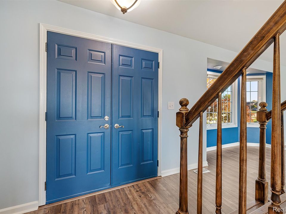 26668 Fairwood Dr, photo 8