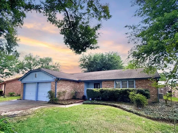 11223 Voltaire Dr, Houston, TX 77065