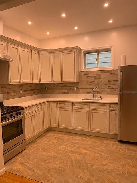Kitchen (Brand New)