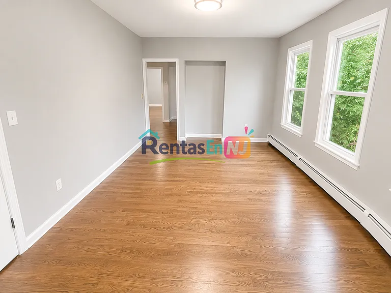 266-268 S 6th St #2A — Photo 5