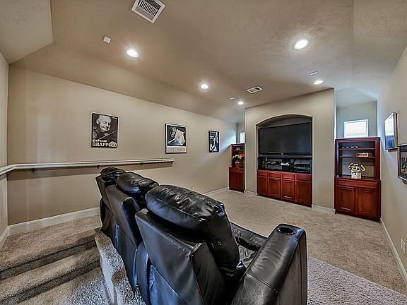 3rd image of 9814 Pennymill Dr