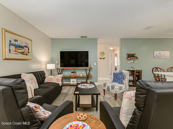 2nd image of 120 Summer Pl APT 1