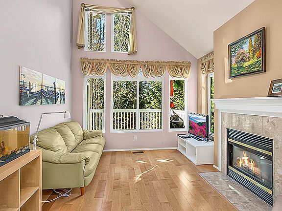 3rd image of 6775 SE Cougar Mountain Way