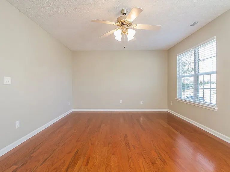 328 Slippery Rock Dr — Photo 3