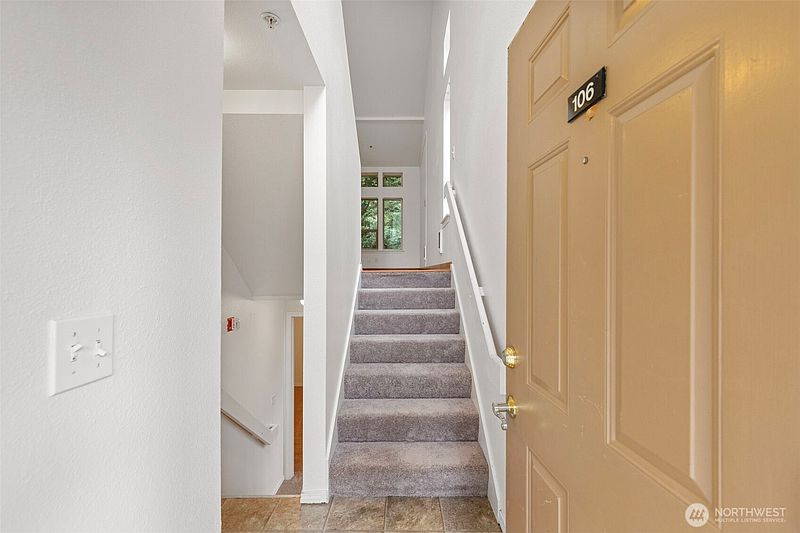 4th image of 4719 NW Walgren Drive #106