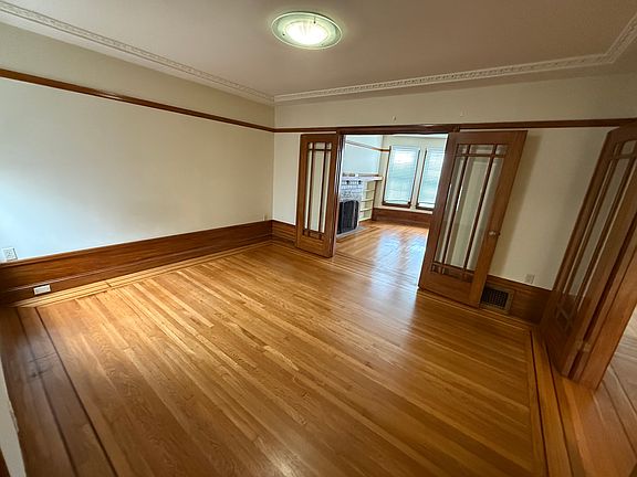 4th image of 1258 39th Ave