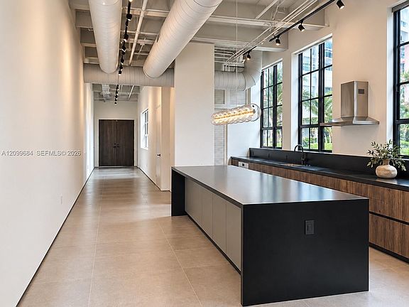 4th image of 1749 NE Miami Ct APT 301