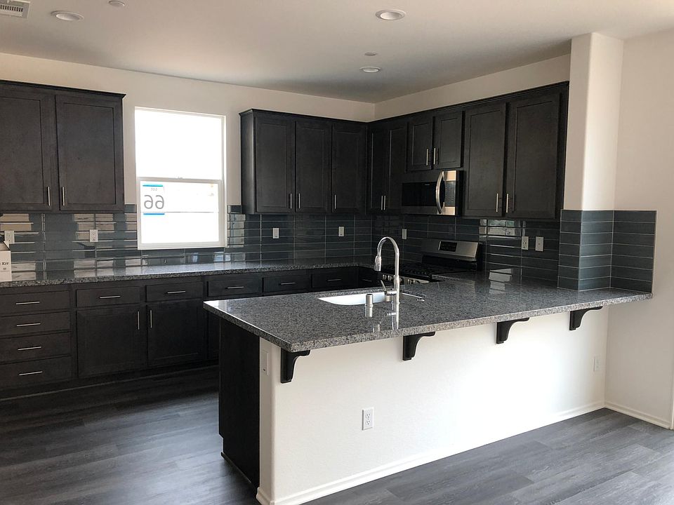 Open floor plan-view frm Great Rm