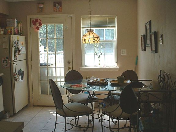 Bright and sunny Kitchen