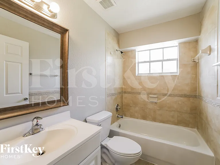 341 NE 34th Ct — Photo 17