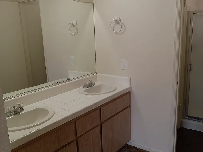 BULLARD WEST APARTMENTS — Photo 6