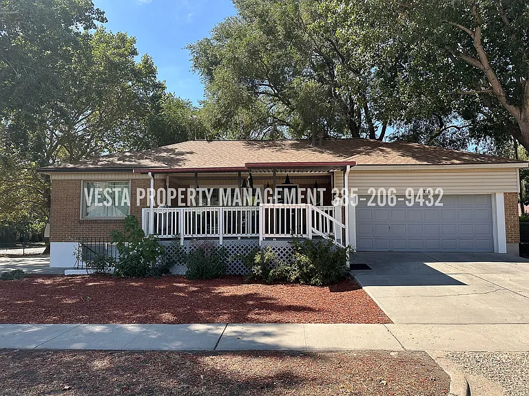 852 Canyon Rd #1 — Photo 1