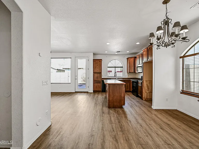 1808 E Dunbar Dr — Photo 5