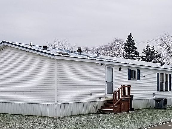 2nd image of 12650 Oakwood Dr