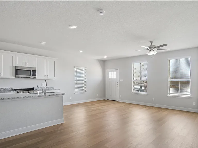 7146 Magnolia Vlg #201 — Photo 37