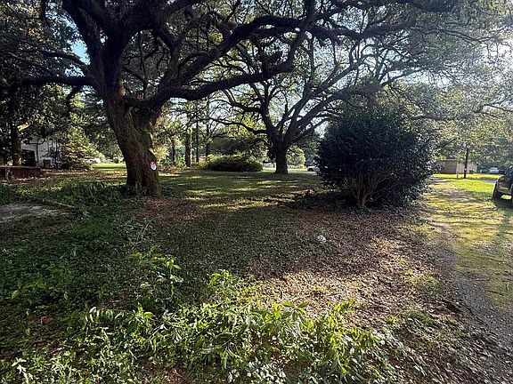3rd image of 759 Sue Ln