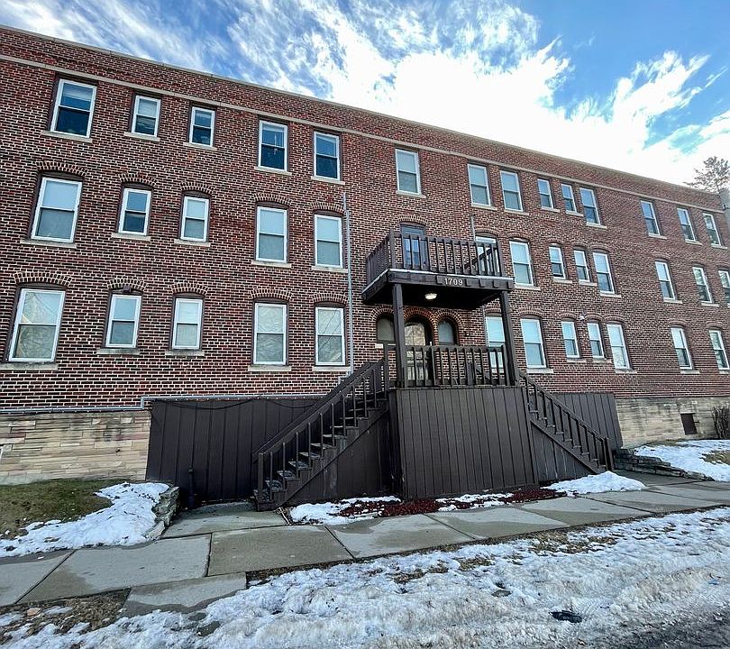 1st image of 1709 E Park Pl APT 25