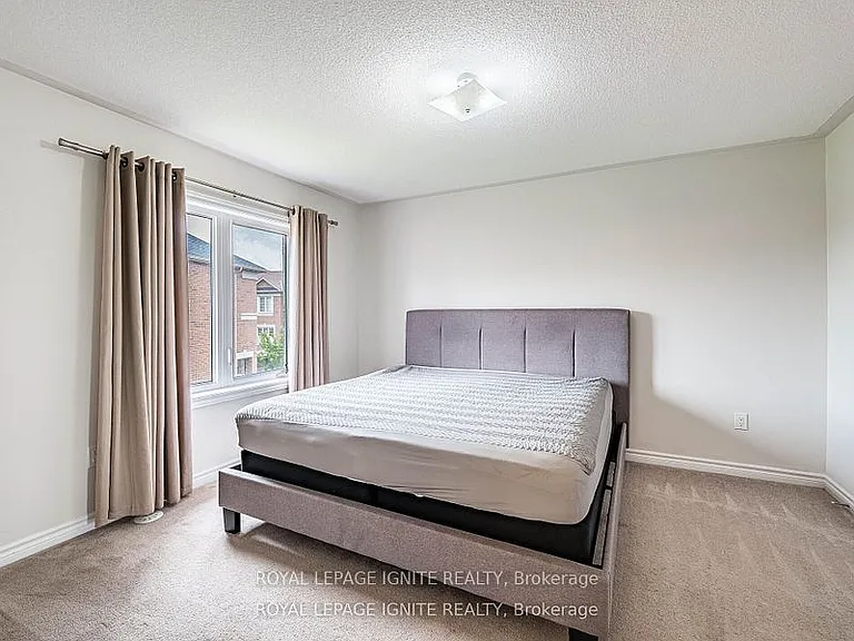 37 Aspen Hills Rd — Photo 18