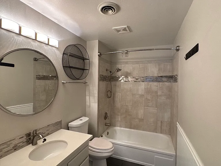 1579 NW Eastbrook Ct — Photo 16