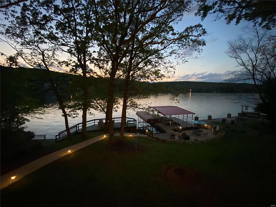 2nd image of 1587 Lake Shore Dr