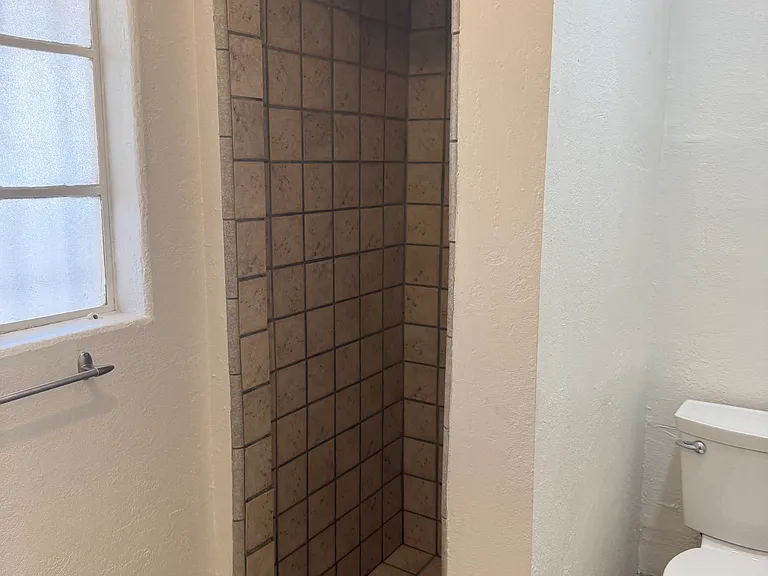 701 W Lewis Ave — Photo 12