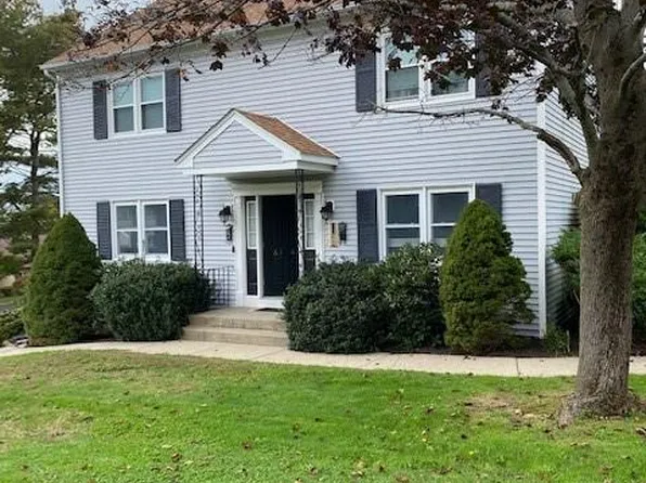 2970 Mendon Rd APT 62, Cumberland, RI 02864