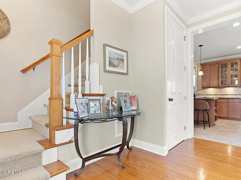 15 S Jackson Ave — Photo 3