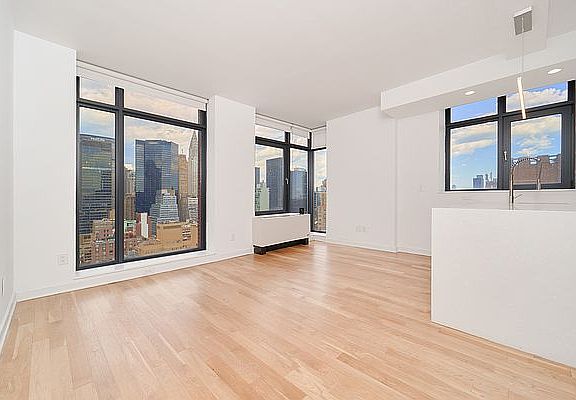 4th image of 49 E 34th St #20C