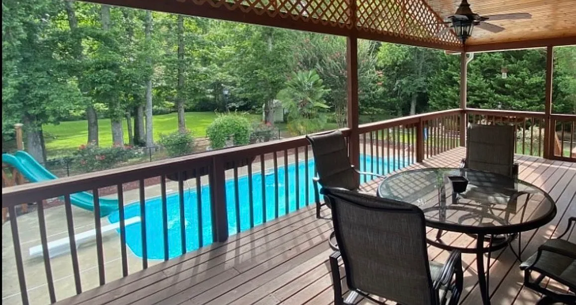 4 bed, 2541 sqft, $4,400 — Photo 2