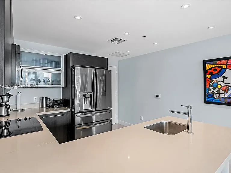 90 SW 3rd St #3501 — Photo 19