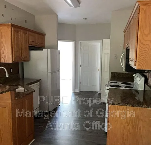 27 N Hampton Dr — Photo 10