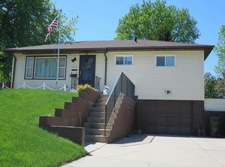 216 Hanna Blvd, Waterloo, IA