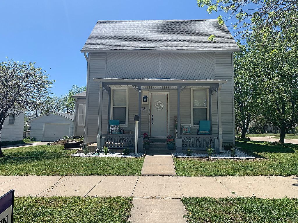 423 N Lincoln Ave, Beloit, KS 67420 | Zillow