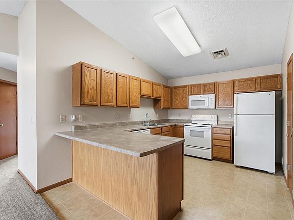 5th image of 1355 N Jones Blvd APT 5