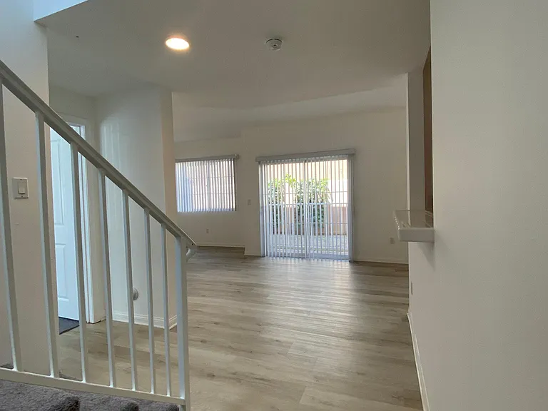 9731 Vesper Ave #9 — Photo 11