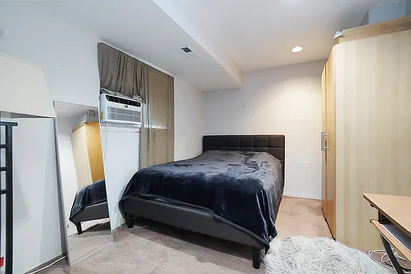 Sold by United National Realty Group | media 30