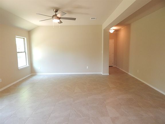 4th image of 1202 Cedar Dr