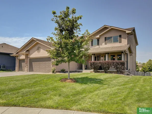 21314 Castlerock Ln, Gretna, NE 68028