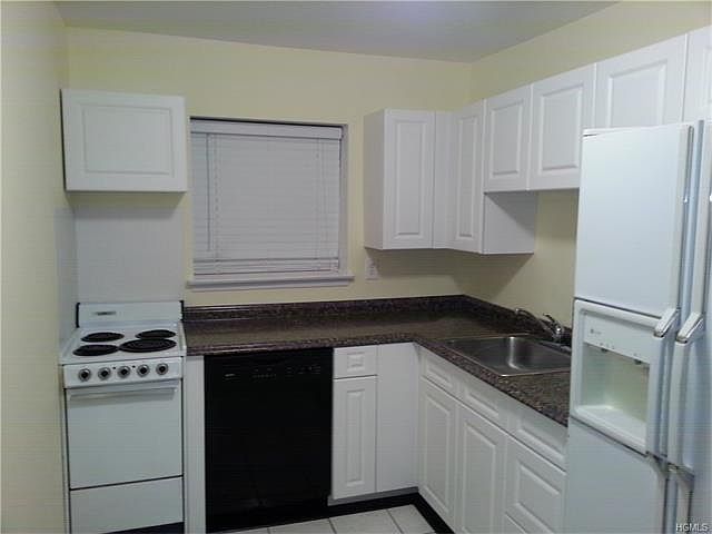 1st image of 415 Fox Run Ln #415