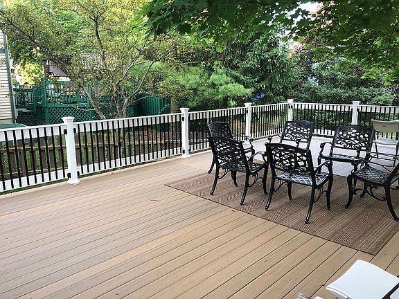 5th image of 393 Highmeadows Village Dr
