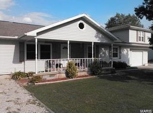 114 Lyle Dr, Hoffman, IL 62250