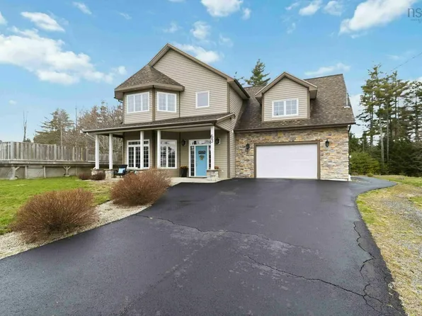 63 Danica Dr, Lunenburg, NS B4V 7Z2