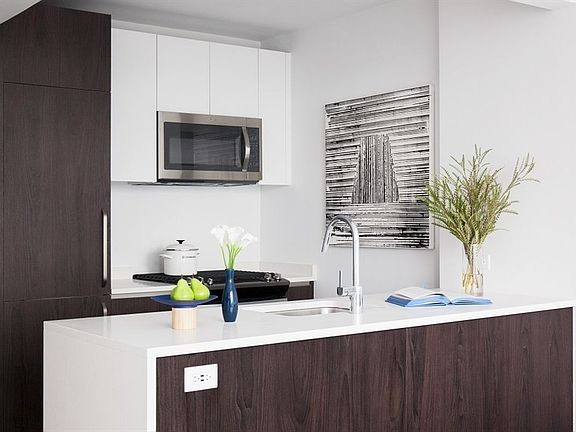 4th image of 2810 Jackson Ave APT 29C