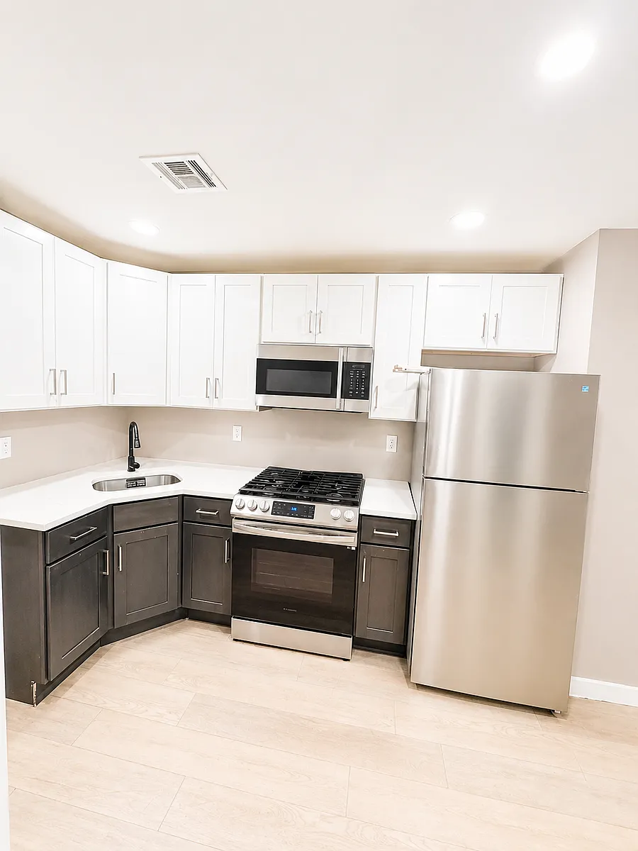 Building Photo - 85 Auburn St #3B