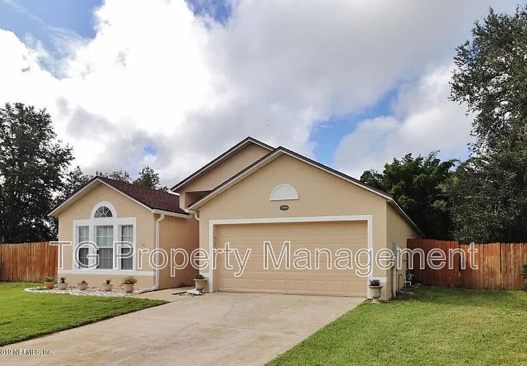 11034 Englenook Dr — Photo 2