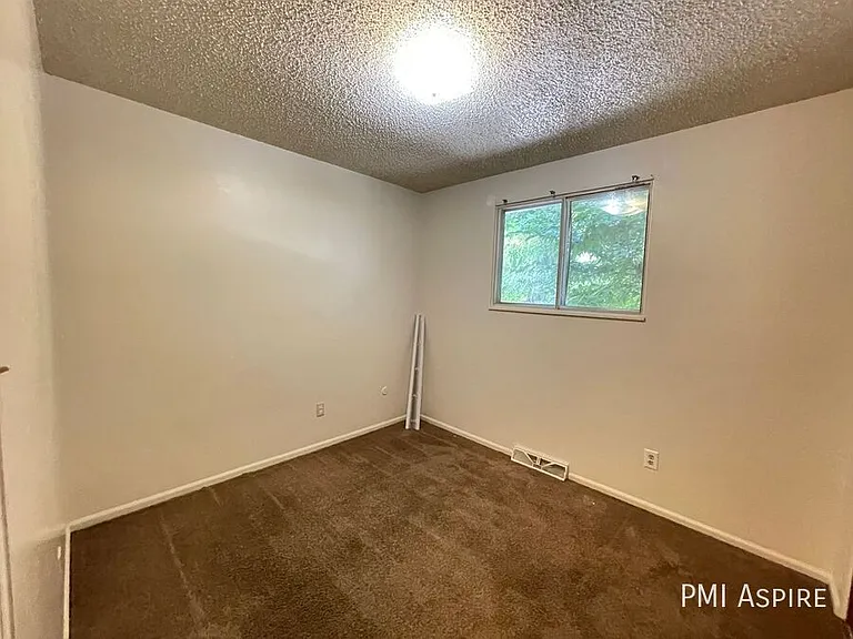 19 Reed Pl — Photo 7