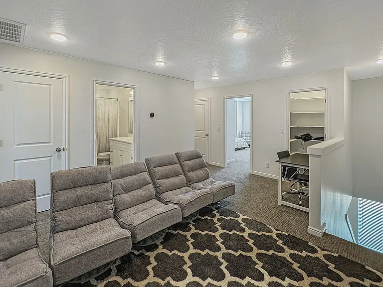 5815 S Carnelian Pkwy — Photo 17
