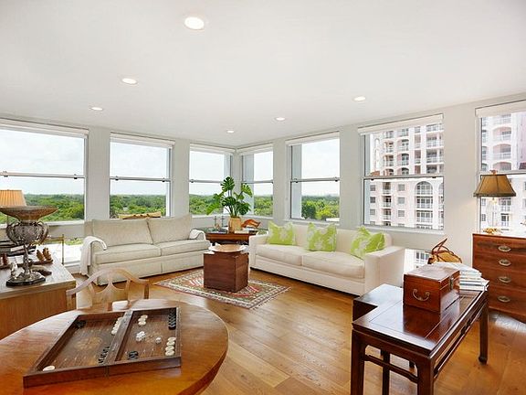 2nd image of 700 Biltmore Way APT 910