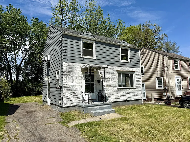 472 Keck St — Photo 2